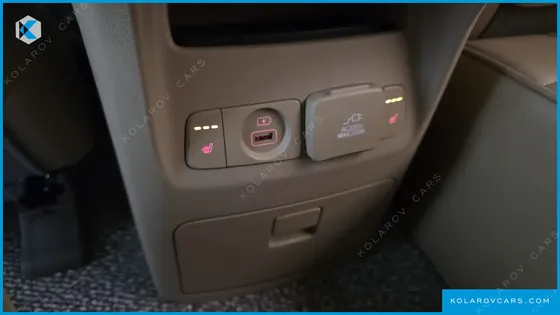 KIA CARNIVAL GASOLINE 7-SEATER HI-LIMOUSINE (SPECIAL)