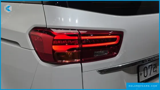 KIA CARNIVAL GASOLINE 7-SEATER HI-LIMOUSINE (SPECIAL)