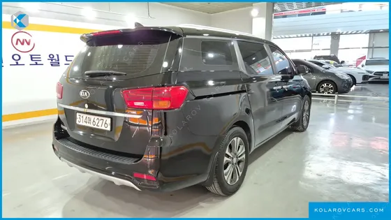 KIA CARNIVAL 9-SEATER LUXURY