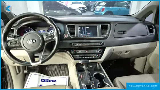 KIA CARNIVAL 9-SEATER LUXURY