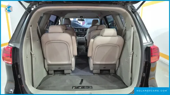 KIA CARNIVAL 9-SEATER LUXURY