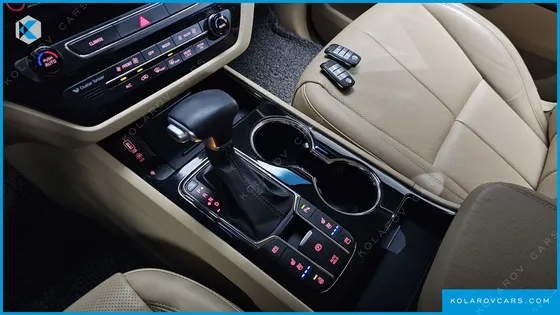 KIA CARNIVAL GASOLINE 7-SEATER LIMOUSINE