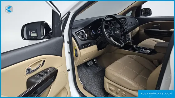 KIA CARNIVAL GASOLINE 7-SEATER LIMOUSINE