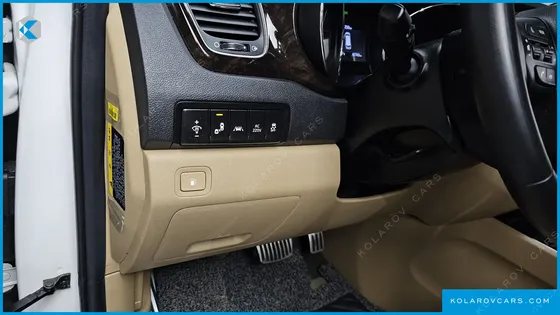 KIA CARNIVAL GASOLINE 7-SEATER LIMOUSINE