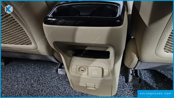 KIA CARNIVAL GASOLINE 7-SEATER LIMOUSINE