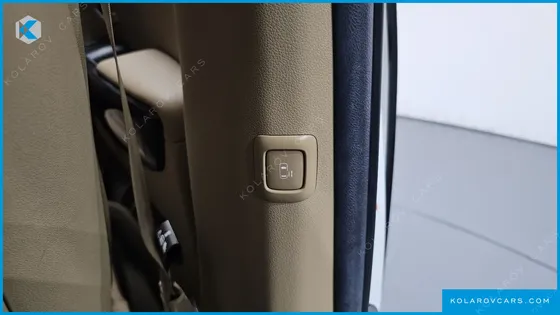 KIA CARNIVAL GASOLINE 7-SEATER LIMOUSINE