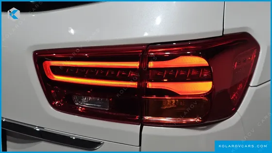 KIA CARNIVAL GASOLINE 7-SEATER LIMOUSINE