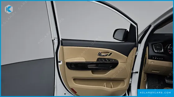 KIA CARNIVAL GASOLINE 7-SEATER LIMOUSINE