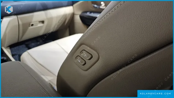 KIA CARNIVAL GASOLINE 7-SEATER LIMOUSINE