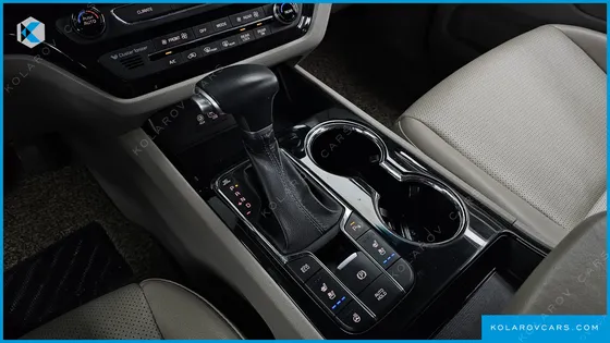 KIA CARNIVAL 9-SEATER PRSTIGE