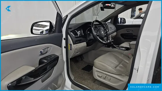 KIA CARNIVAL 9-SEATER PRSTIGE