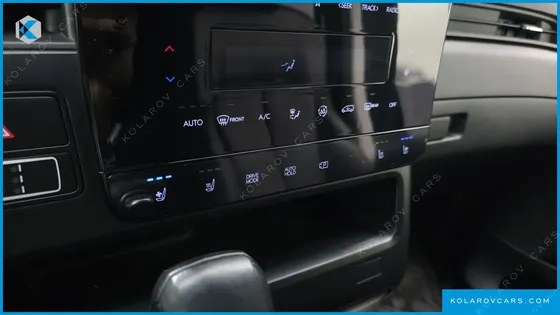 HYUNDAI STARIA CARGO 5-SEATER