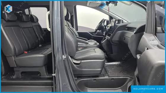 HYUNDAI STARIA CARGO 5-SEATER