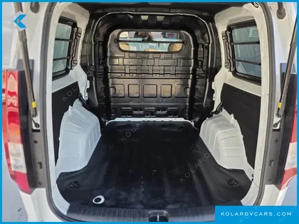 HYUNDAI STARIA L3.5 CARGO 5-SEATER