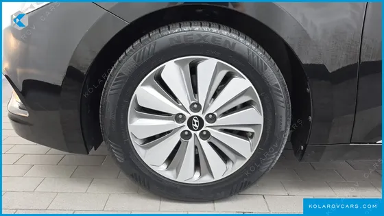 HYUNDAI GRANDEUR PREMIUM