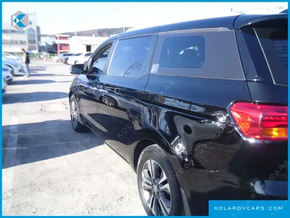 KIA CARNIVAL 9-SEATER LUXURY