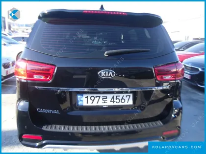 KIA CARNIVAL 9-SEATER LUXURY