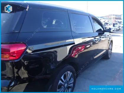 KIA CARNIVAL 9-SEATER LUXURY