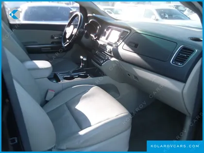KIA CARNIVAL 9-SEATER LUXURY
