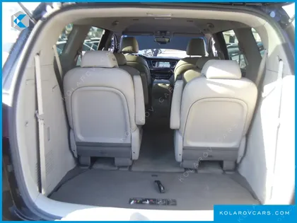 KIA CARNIVAL 9-SEATER LUXURY