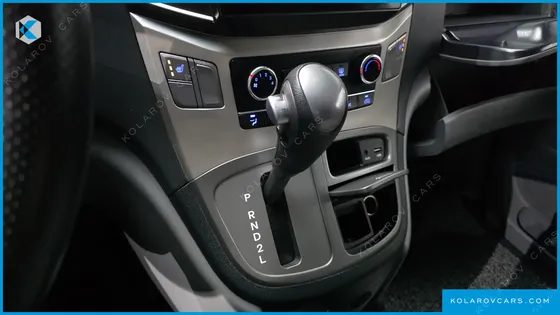 HYUNDAI STAREX VAN 3-SEATER LPI