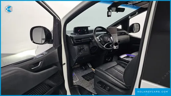 HYUNDAI STARIA L3.5 LOUNGE 7-SEATER