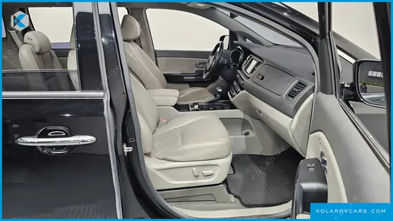 KIA CARNIVAL 11-SEATER NOBLESSE