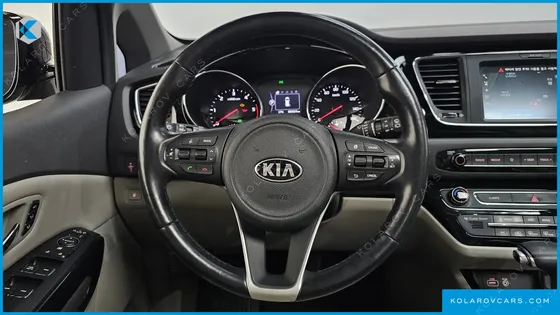 KIA CARNIVAL 11-SEATER NOBLESSE
