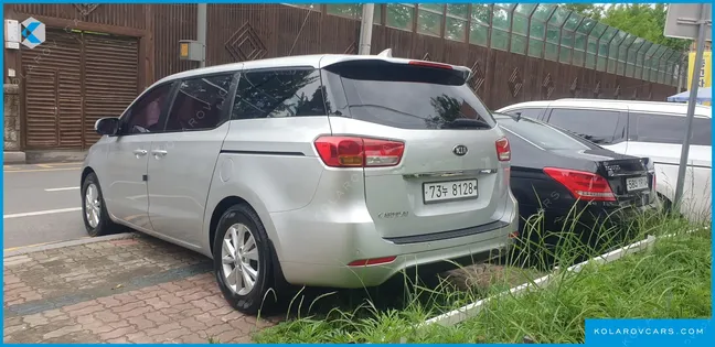 KIA CARNIVAL 11-SEATER DELUXE
