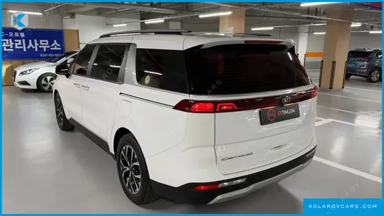 KIA CARNIVAL DIESEL 9-SEATER PRESTIGE