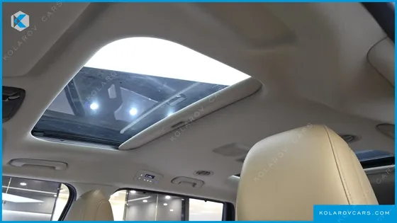 KIA CARNIVAL GASOLINE 11-SEATER NOBLESSE