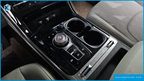 KIA CARNIVAL DIESEL 9-SEATER NOBLESSE