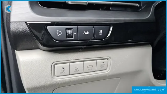 KIA CARNIVAL DIESEL 9-SEATER NOBLESSE