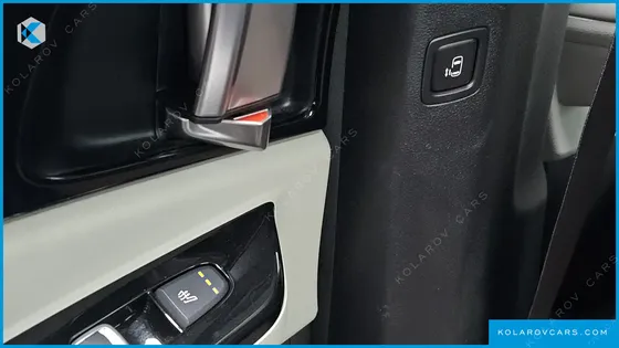 KIA CARNIVAL DIESEL 9-SEATER NOBLESSE
