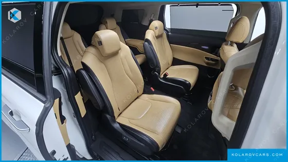 KIA CARNIVAL DIESEL 9-SEATER SIGNATURE