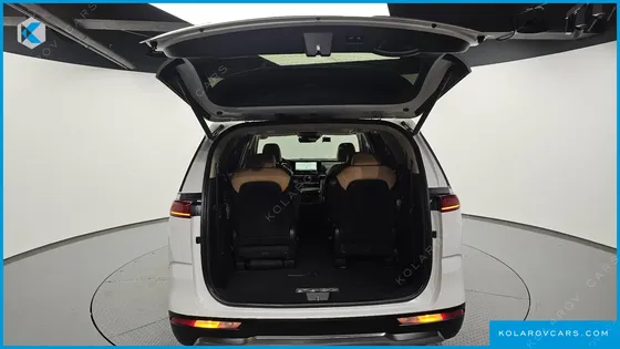 KIA CARNIVAL DIESEL 9-SEATER SIGNATURE