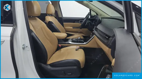 KIA CARNIVAL DIESEL 9-SEATER SIGNATURE