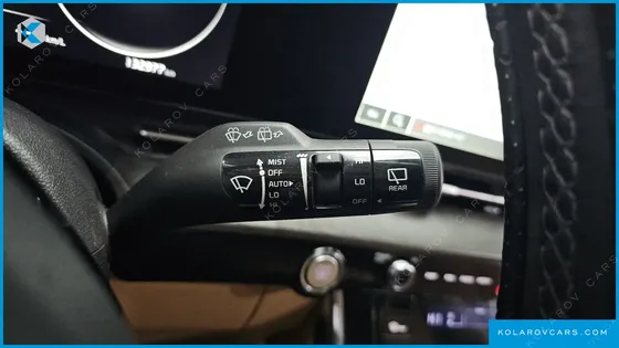 KIA CARNIVAL DIESEL 9-SEATER SIGNATURE