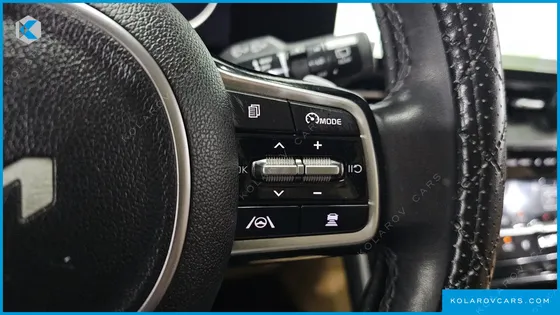 KIA CARNIVAL DIESEL 9-SEATER SIGNATURE