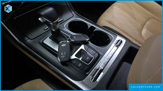 KIA CARNIVAL DIESEL 9-SEATER PRESTIGE