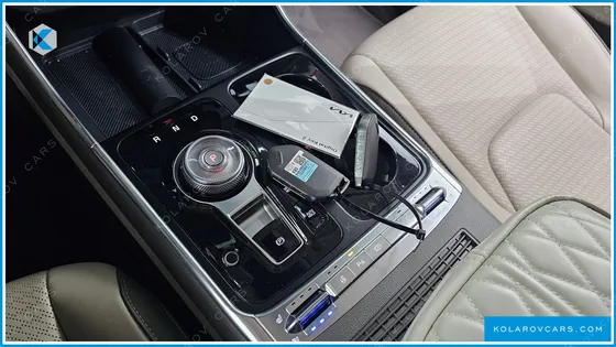 KIA CARNIVAL GASOLINE 7-SEATER HI LIMOUSINE