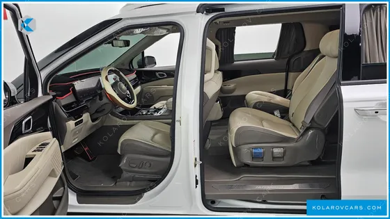 KIA CARNIVAL GASOLINE 7-SEATER HI LIMOUSINE