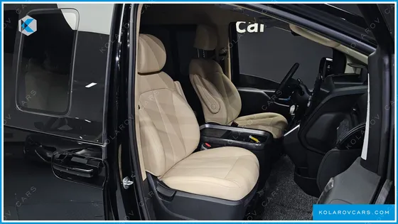 HYUNDAI STARIA L3.5 CARGO 5-SEATER