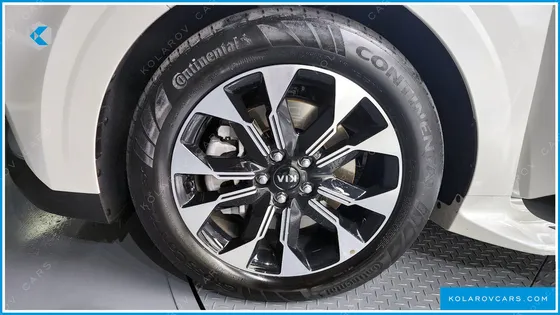 KIA CARNIVAL GASOLINE 9-SEATER HI-LIMOUSINE