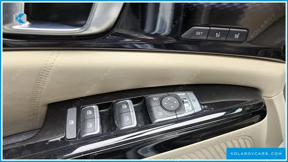 KIA CARNIVAL GASOLINE 9-SEATER HI-LIMOUSINE