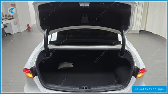 HYUNDAI GRANDEUR LE BLANC