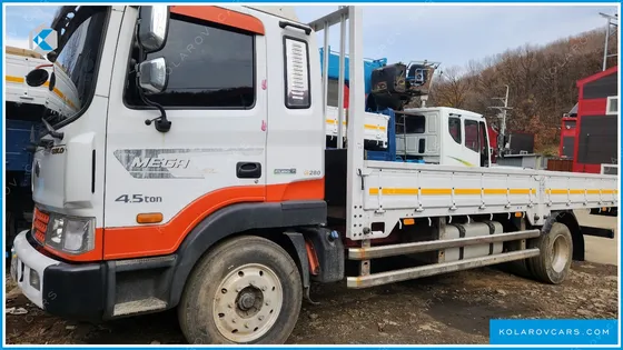 HYUNDAI MEGA TRUCK GOLD