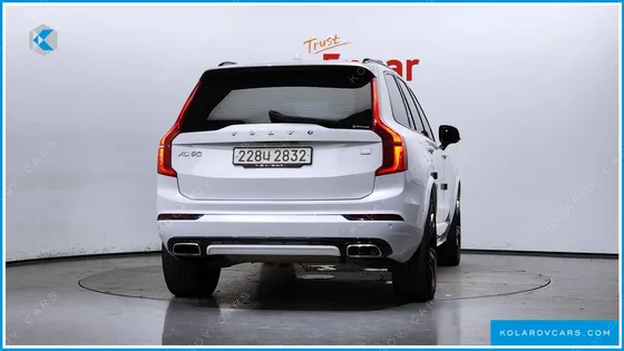 VOLVO XC90 T8 R-DESIGN HYBRID