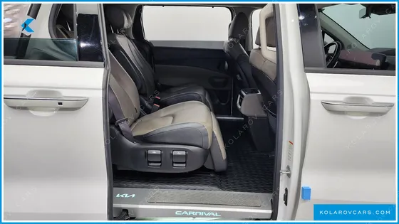 KIA CARNIVAL GASOLINE 7-SEATER NOBLESSE