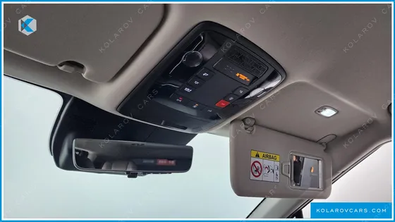 KIA CARNIVAL GASOLINE 7-SEATER NOBLESSE